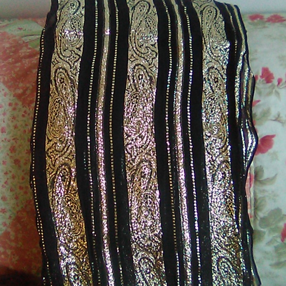 2 SCARVES - Picture 5 of 7